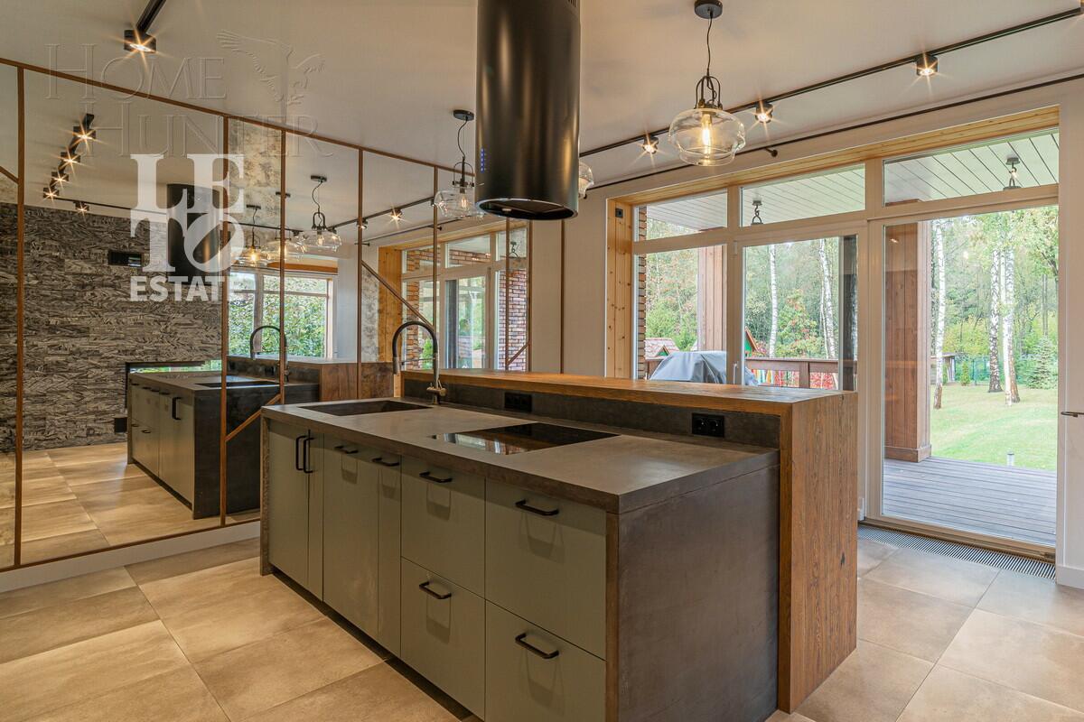 2-этажный коттедж 650 м² с отделкой