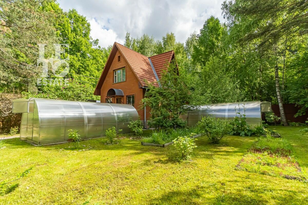 3-этажный коттедж 1 319 м² с отделкой