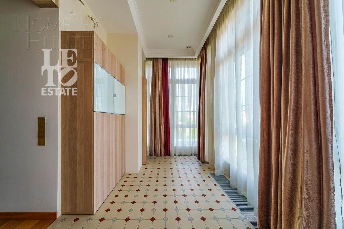 3-этажный коттедж 500 м² с отделкой