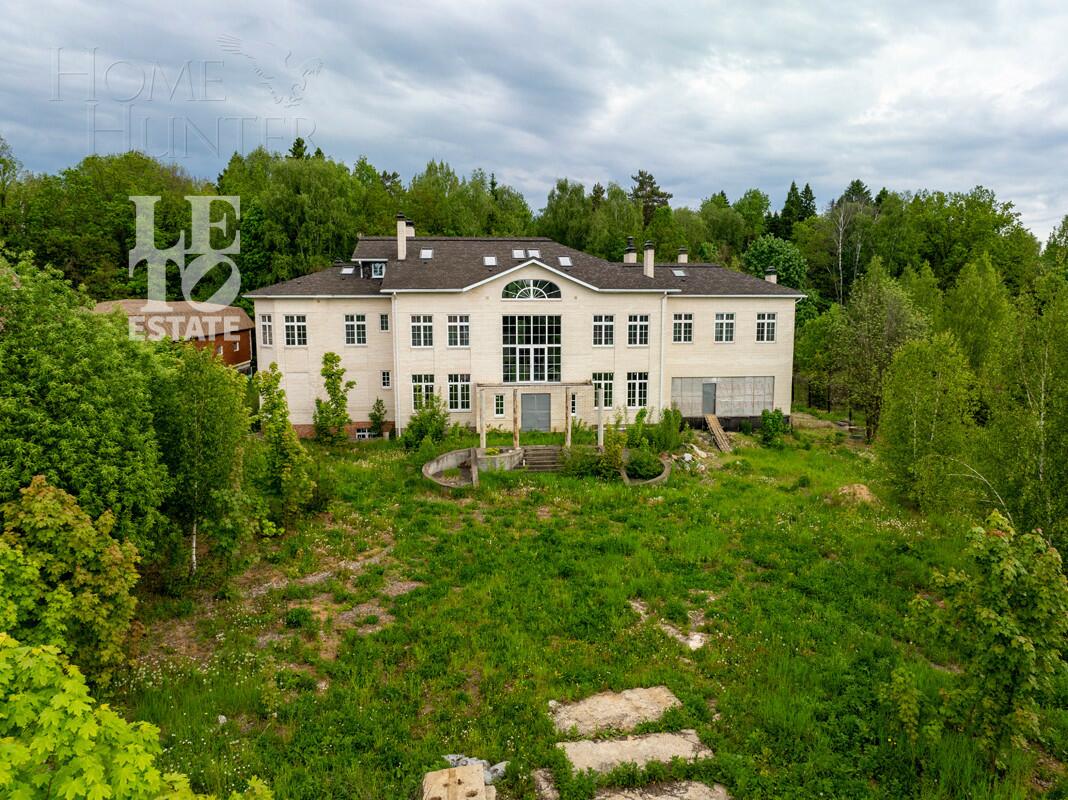 2-этажный коттедж 921 м² без отделки