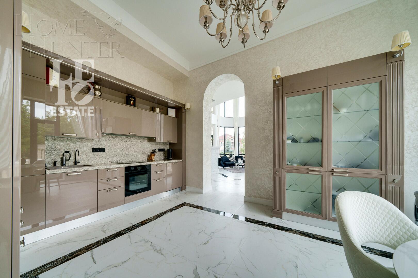 2-этажный коттедж 1 200 м² с отделкой