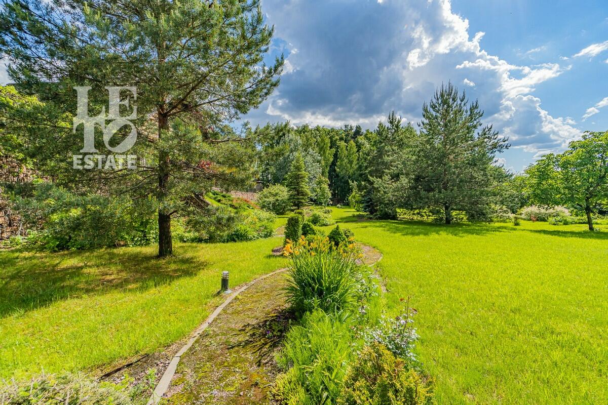 3-этажный коттедж 692.6 м² с отделкой