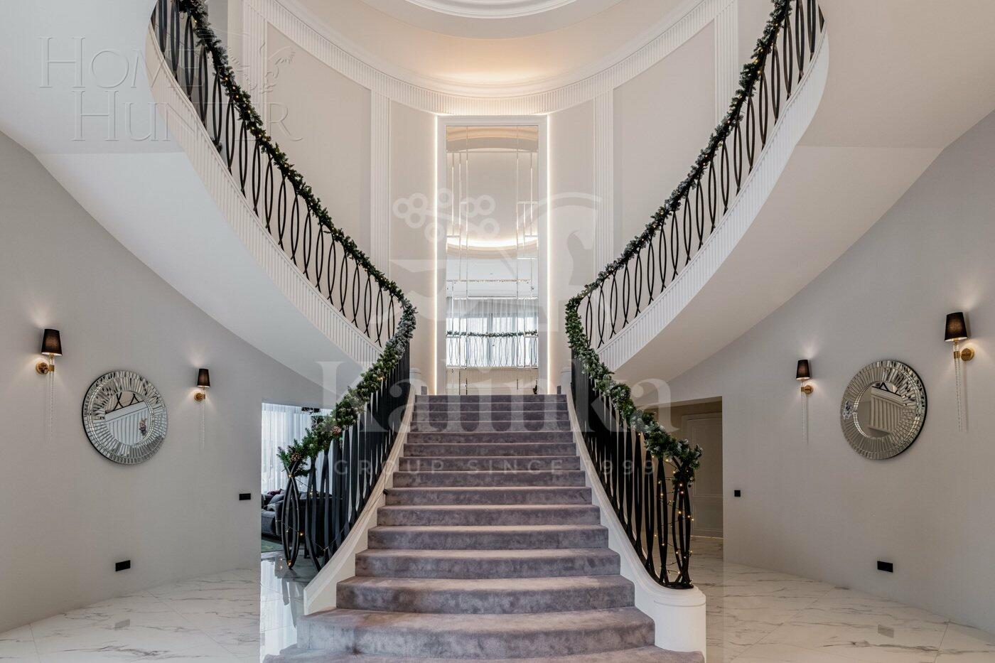 2-этажный коттедж 500 м² с отделкой