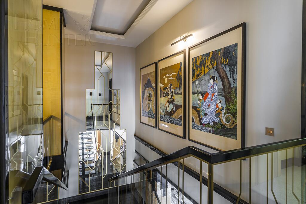 2-этажный коттедж 1 000 м² с отделкой