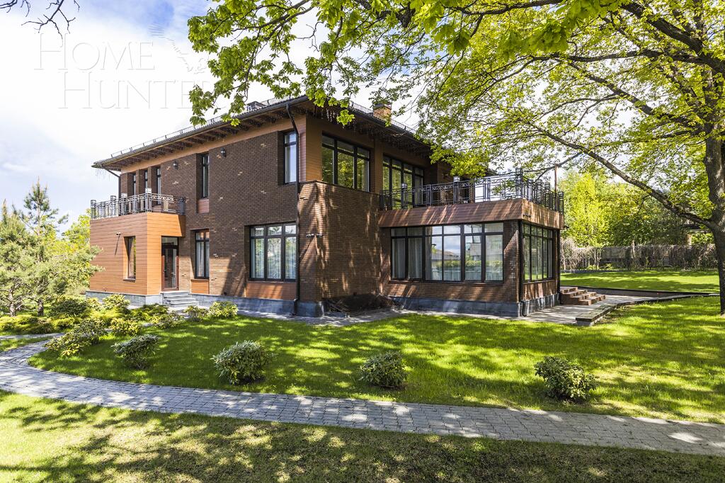 2-этажный коттедж 1 000 м² с отделкой