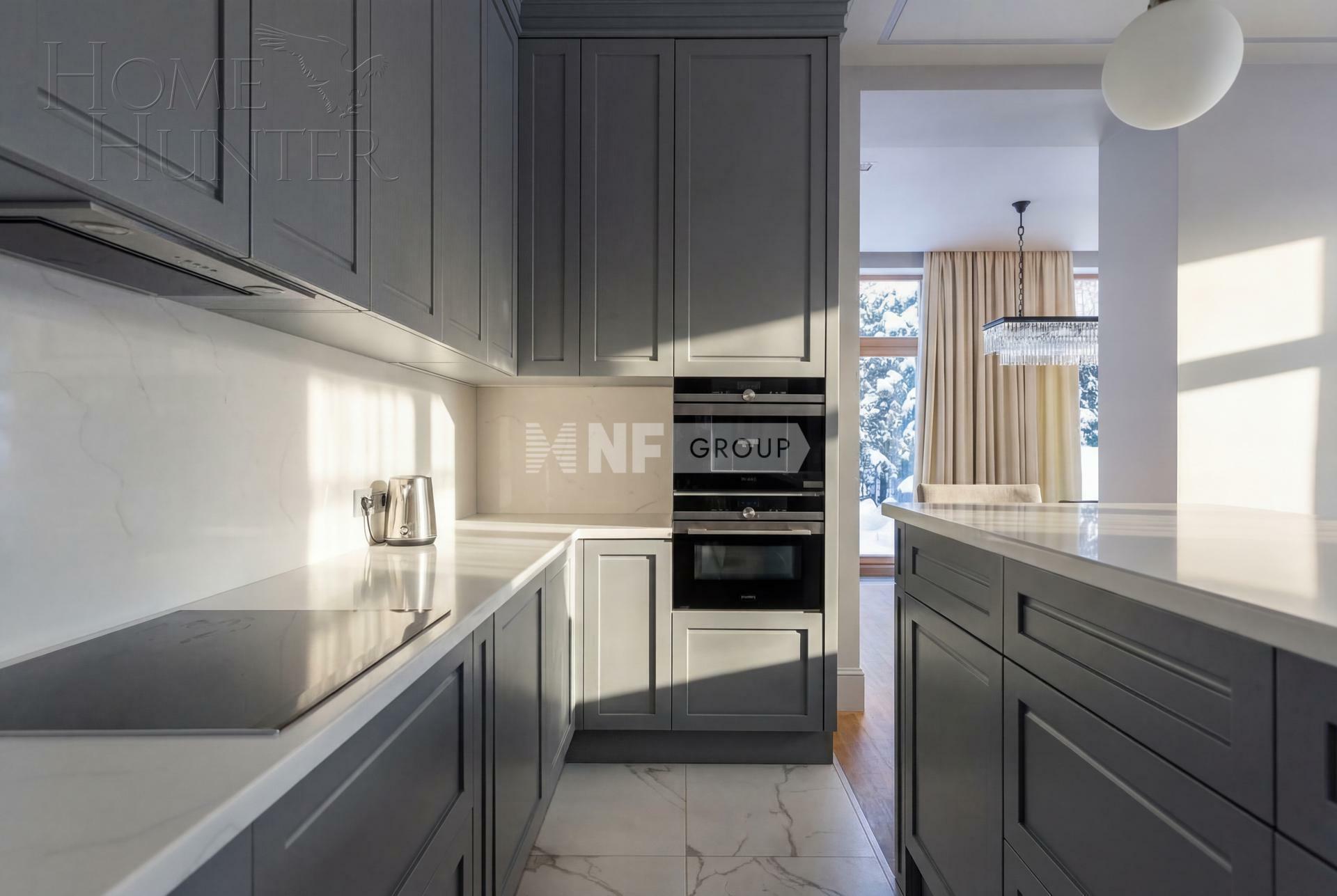 3-этажный таунхаус 290 м² с отделкой