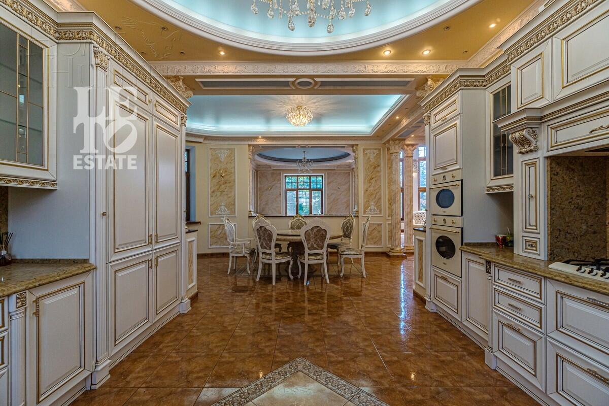 2-этажный коттедж 650 м² с отделкой