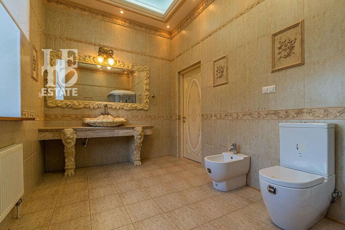 2-этажный коттедж 650 м² с отделкой