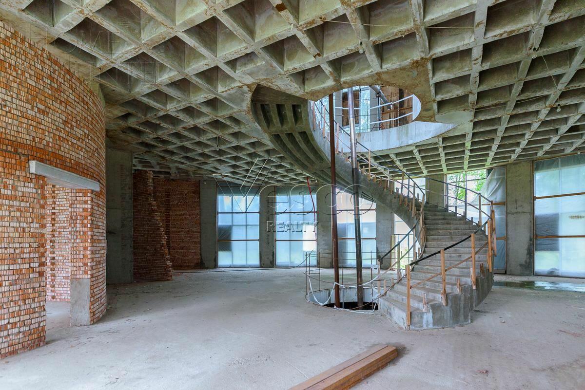 2-этажный коттедж 2 000 м² без отделки