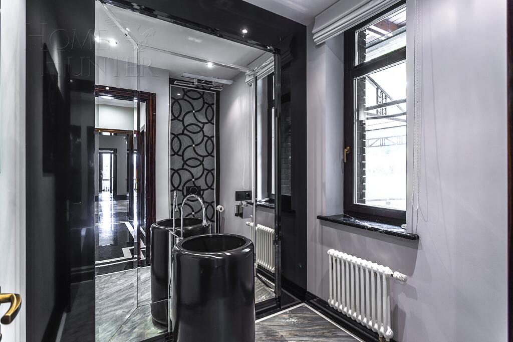 2-этажный коттедж 1 000 м² с отделкой