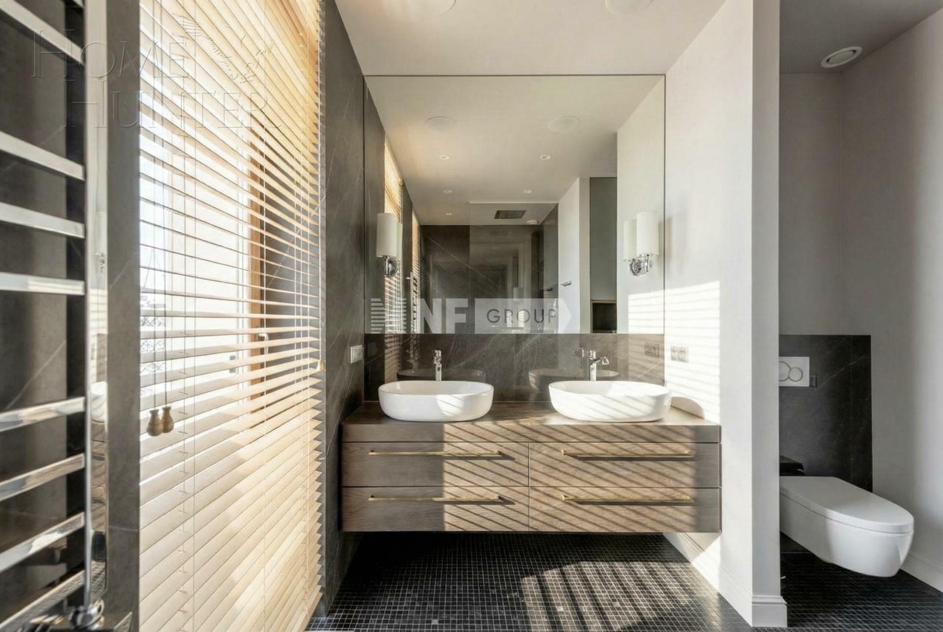 3-этажный таунхаус 290 м² с отделкой