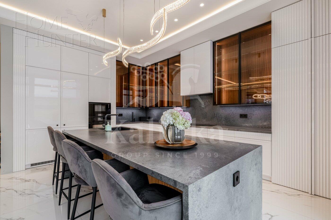 2-этажный коттедж 500 м² с отделкой