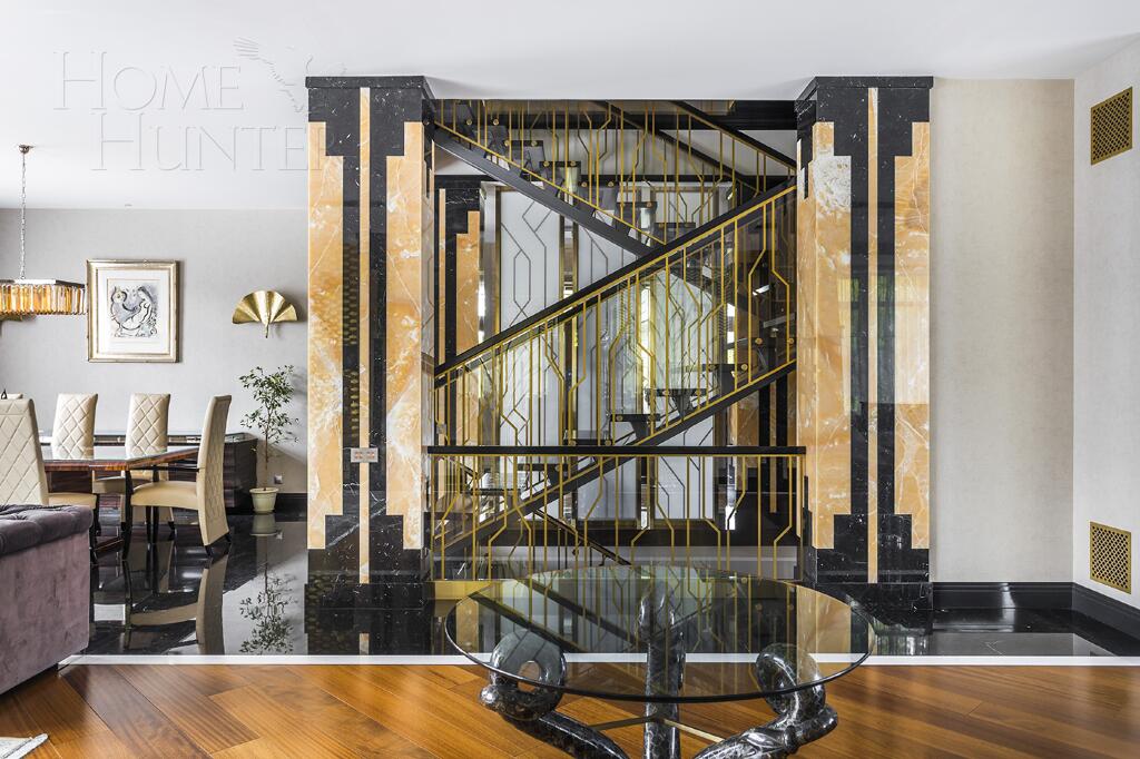 2-этажный коттедж 1 000 м² с отделкой