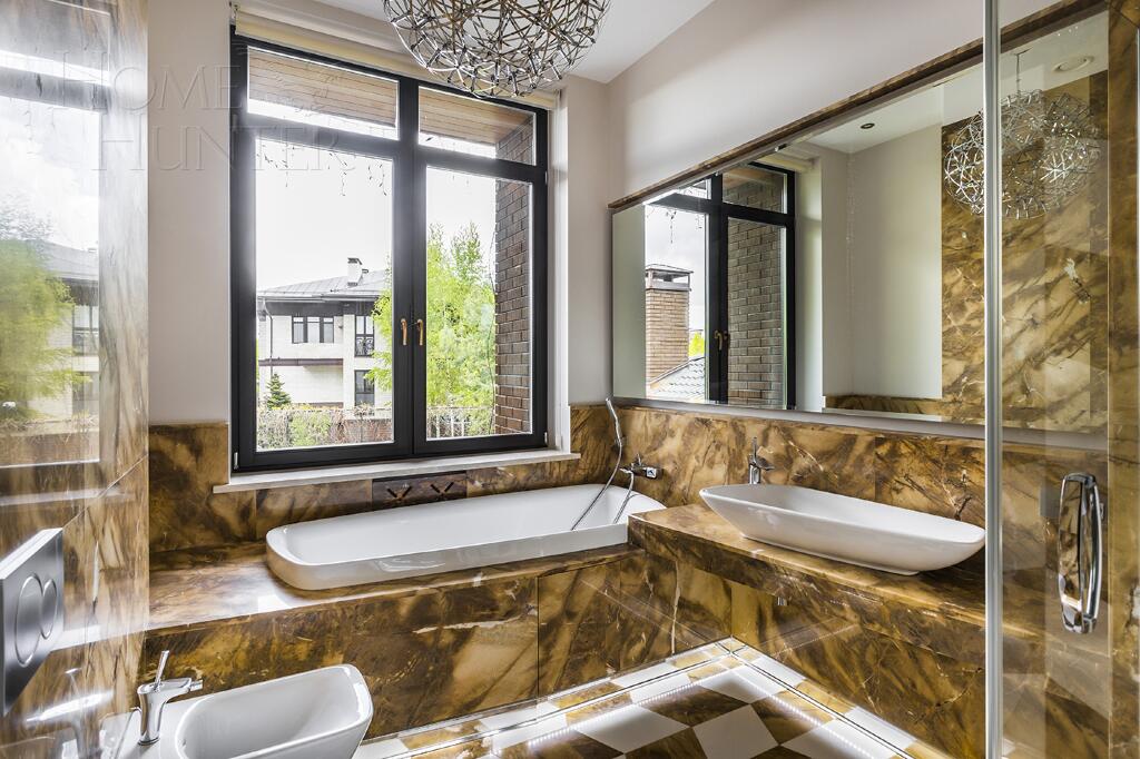 2-этажный коттедж 1 000 м² с отделкой