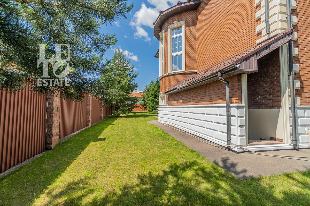 2-этажный коттедж 650 м² с отделкой