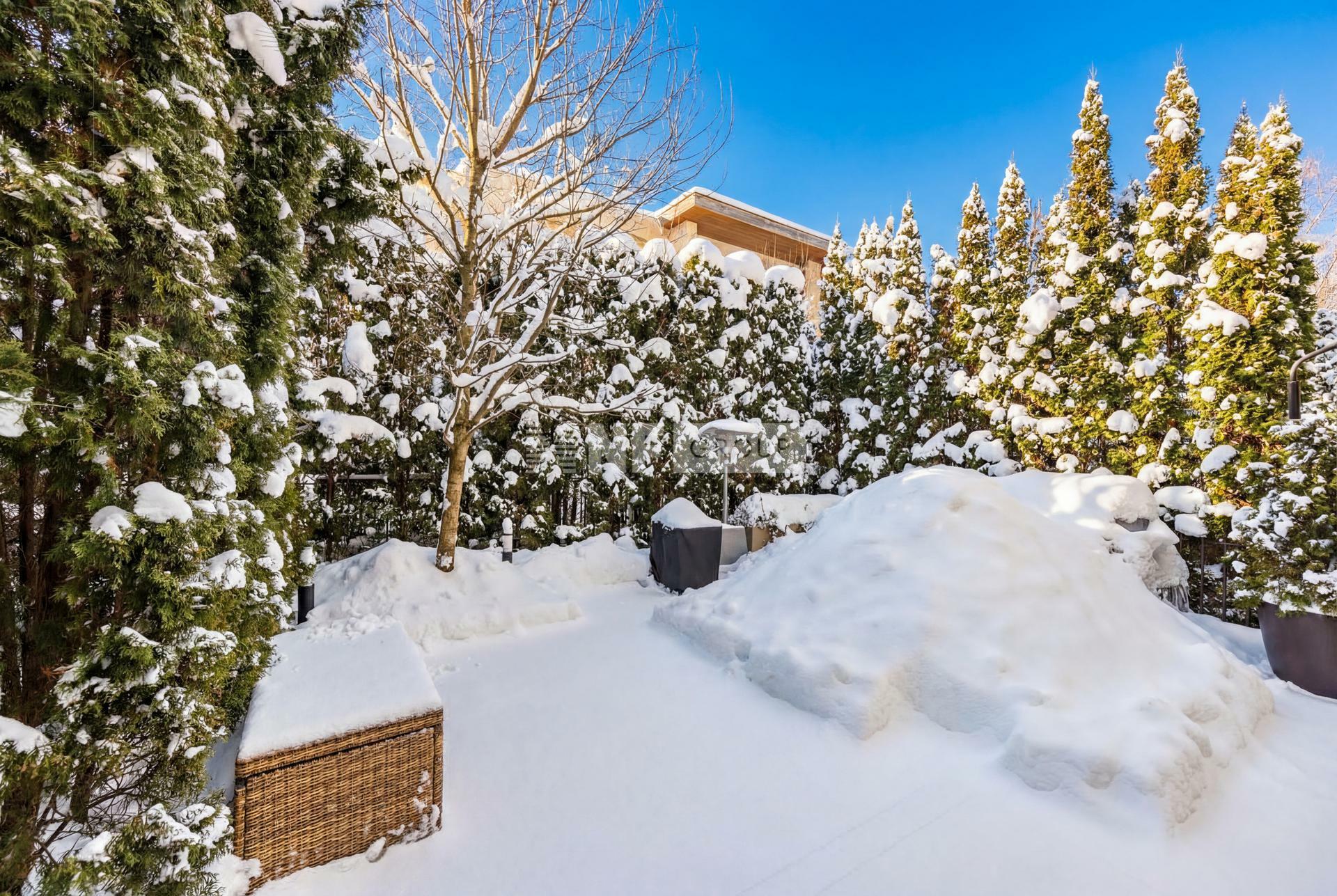 3-этажный таунхаус 290 м² с отделкой