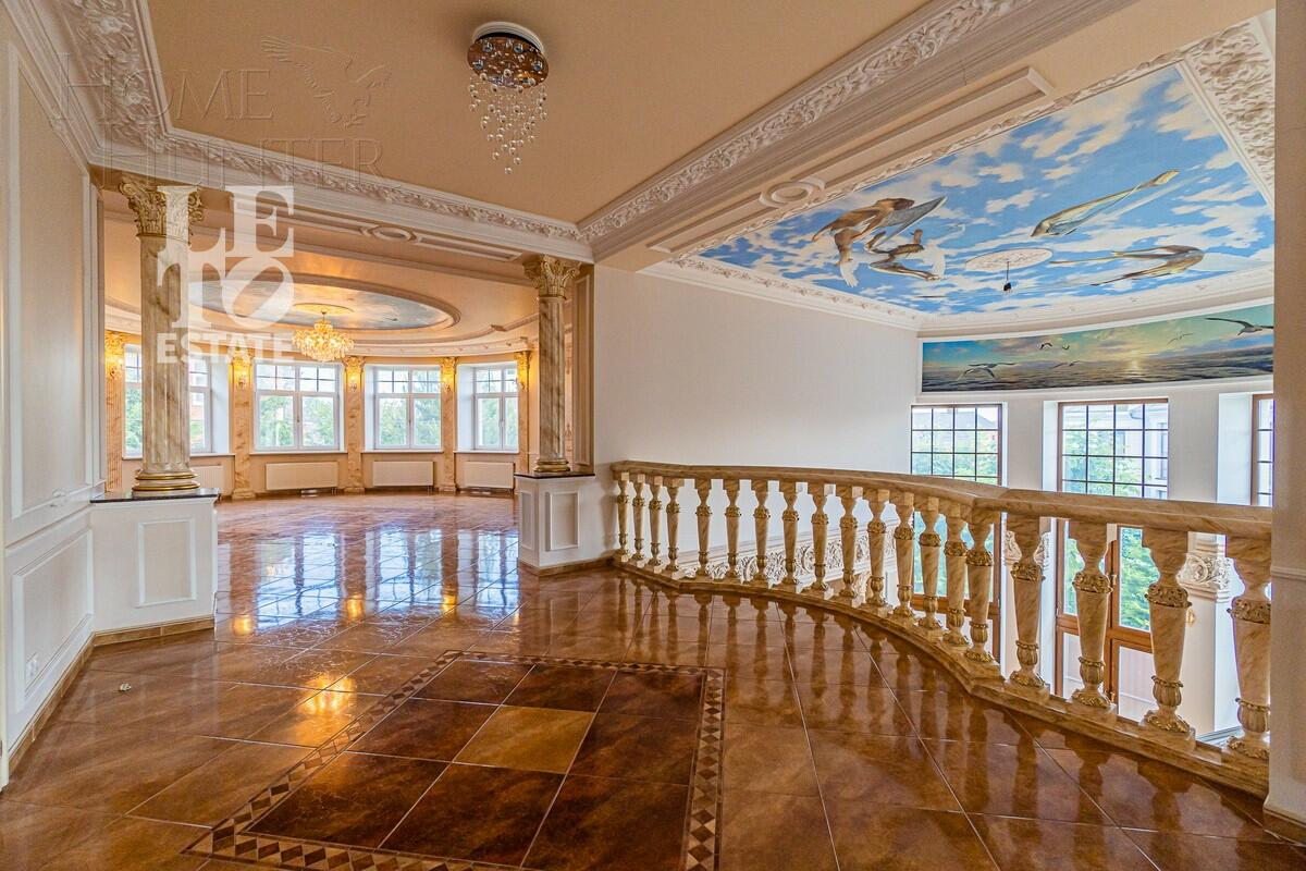 2-этажный коттедж 650 м² с отделкой