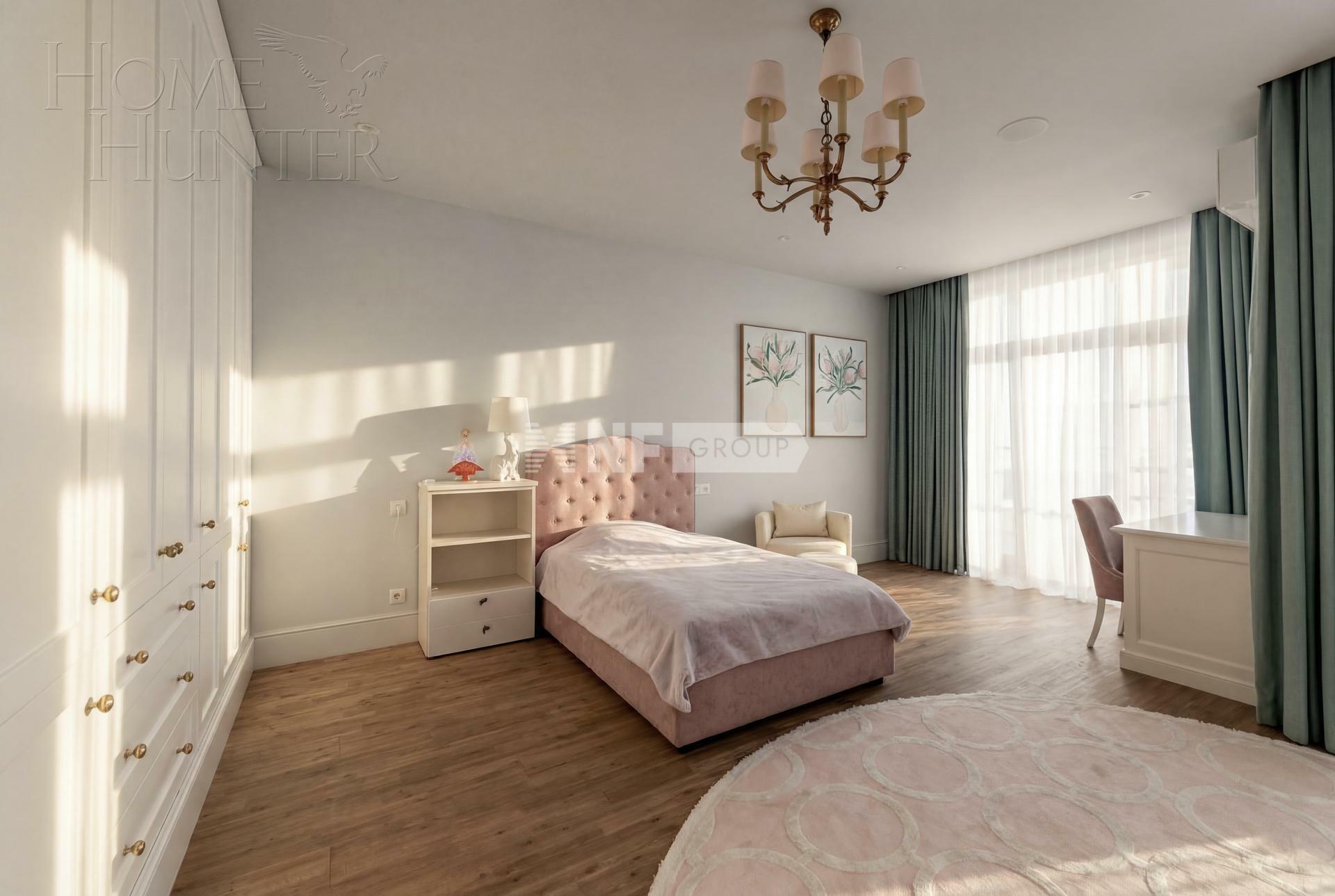 3-этажный таунхаус 290 м² с отделкой