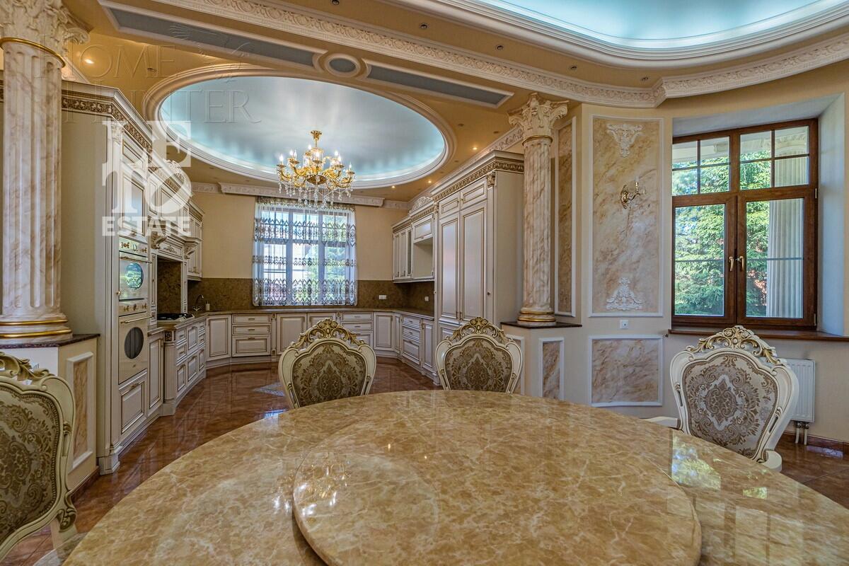 2-этажный коттедж 650 м² с отделкой