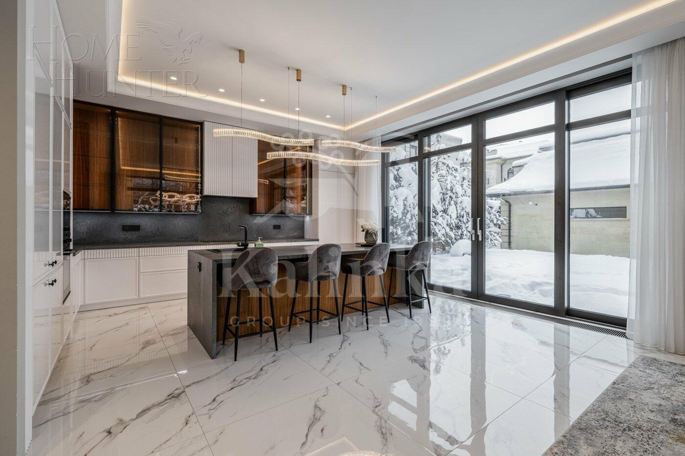 2-этажный коттедж 500 м² с отделкой