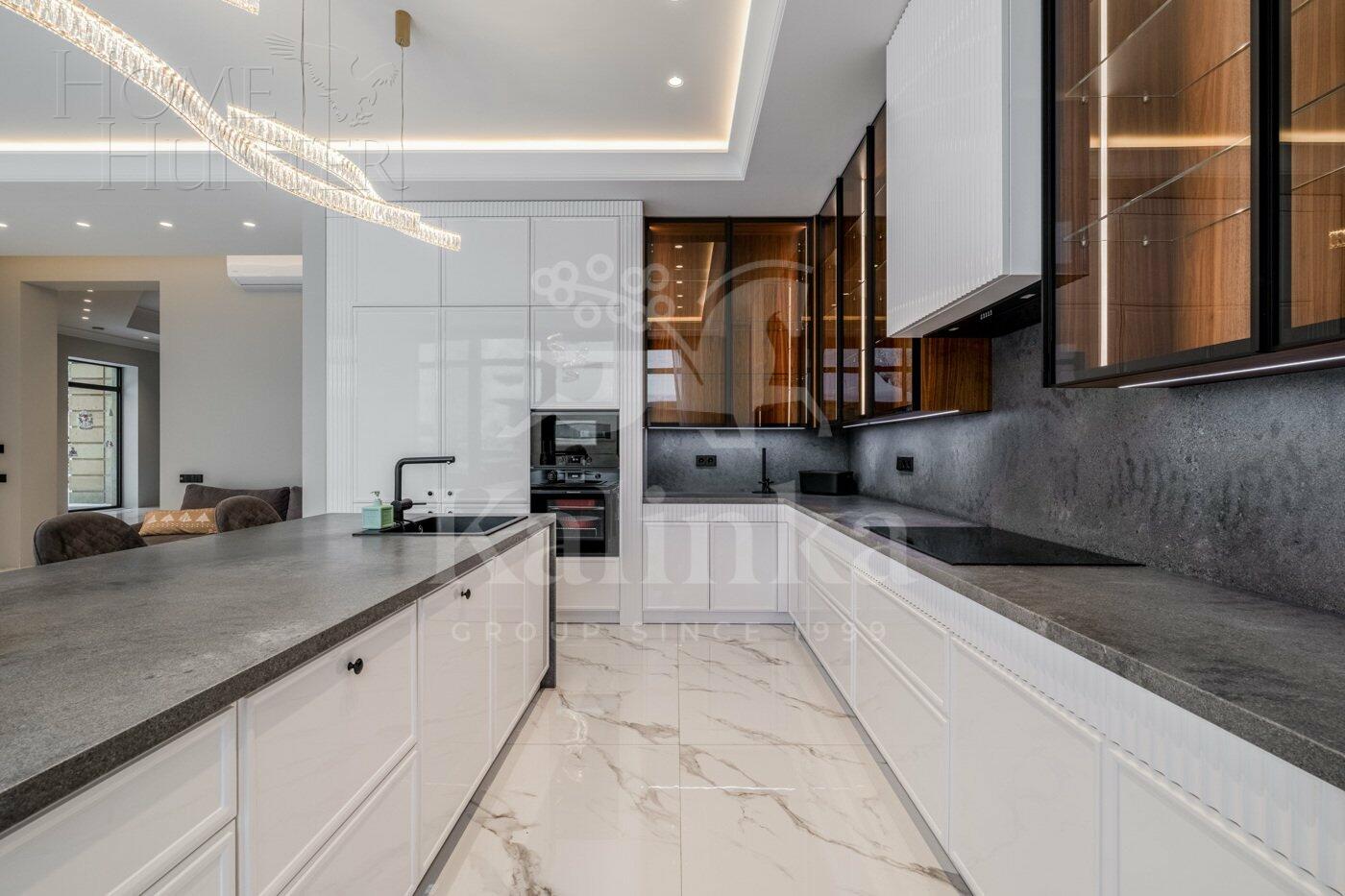 2-этажный коттедж 500 м² с отделкой