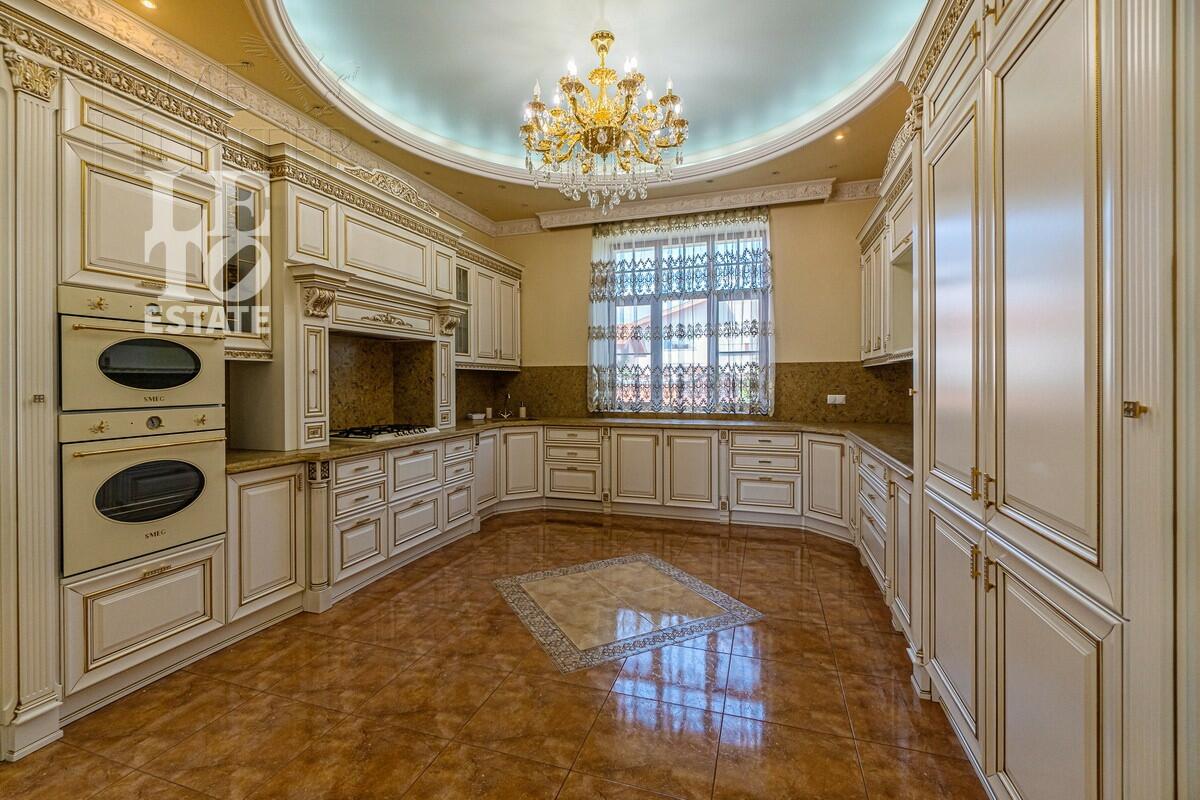 2-этажный коттедж 650 м² с отделкой