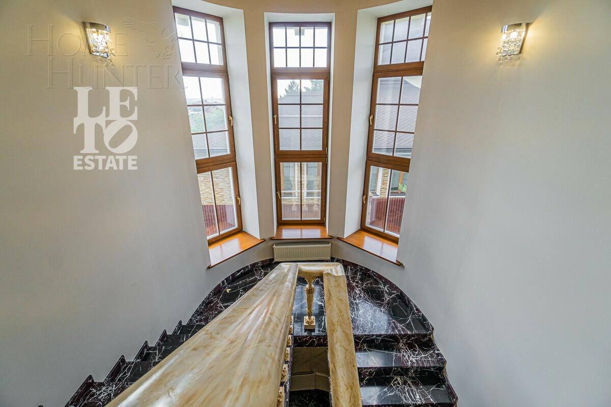 2-этажный коттедж 650 м² с отделкой