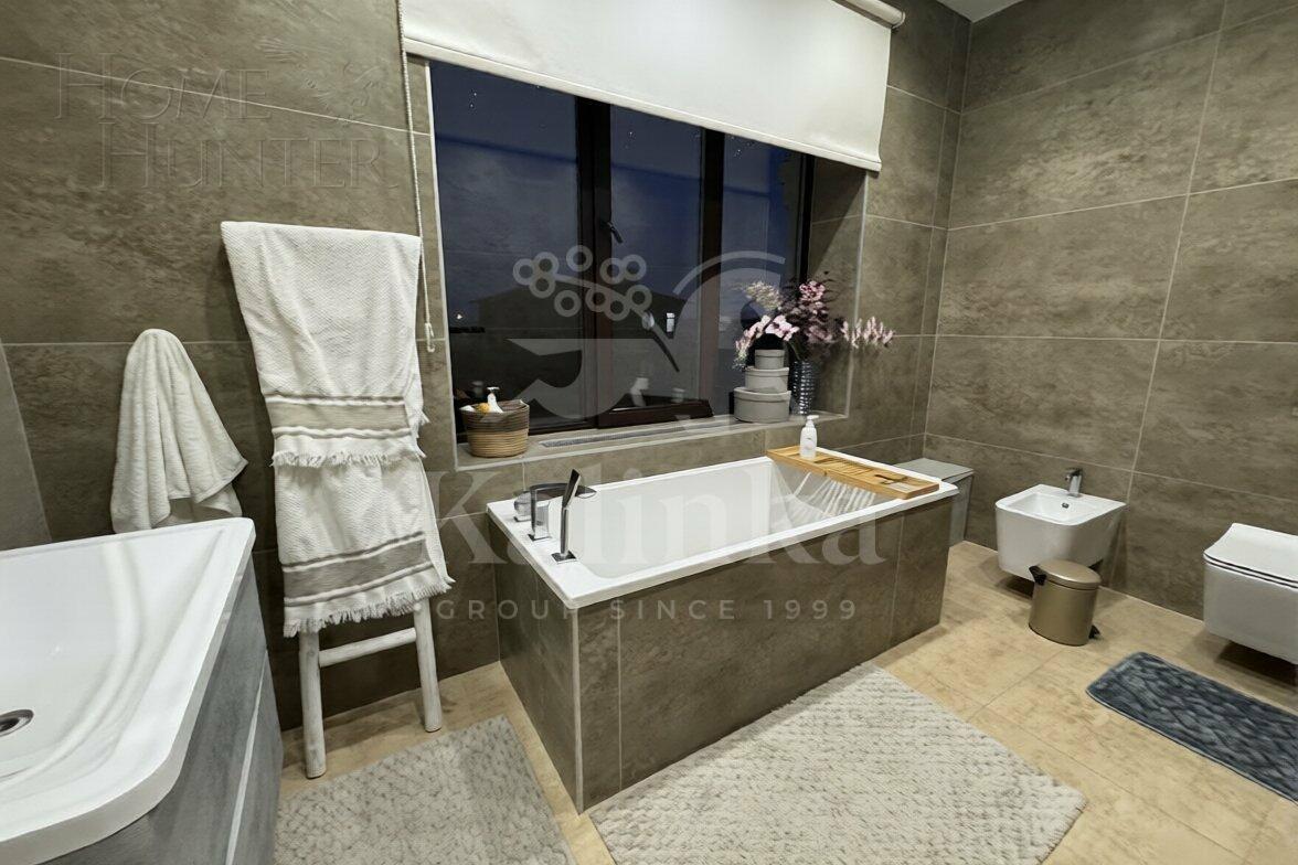 2-этажный коттедж 300 м² с отделкой