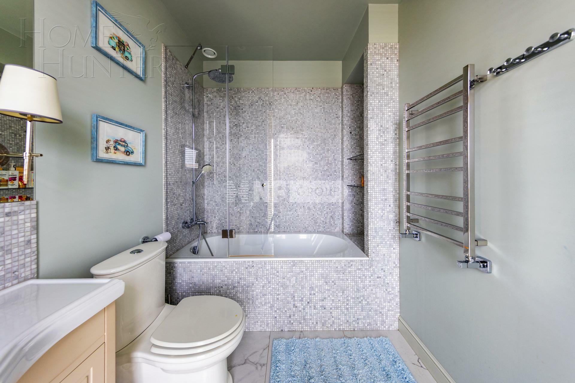 3-этажный таунхаус 290 м² с отделкой