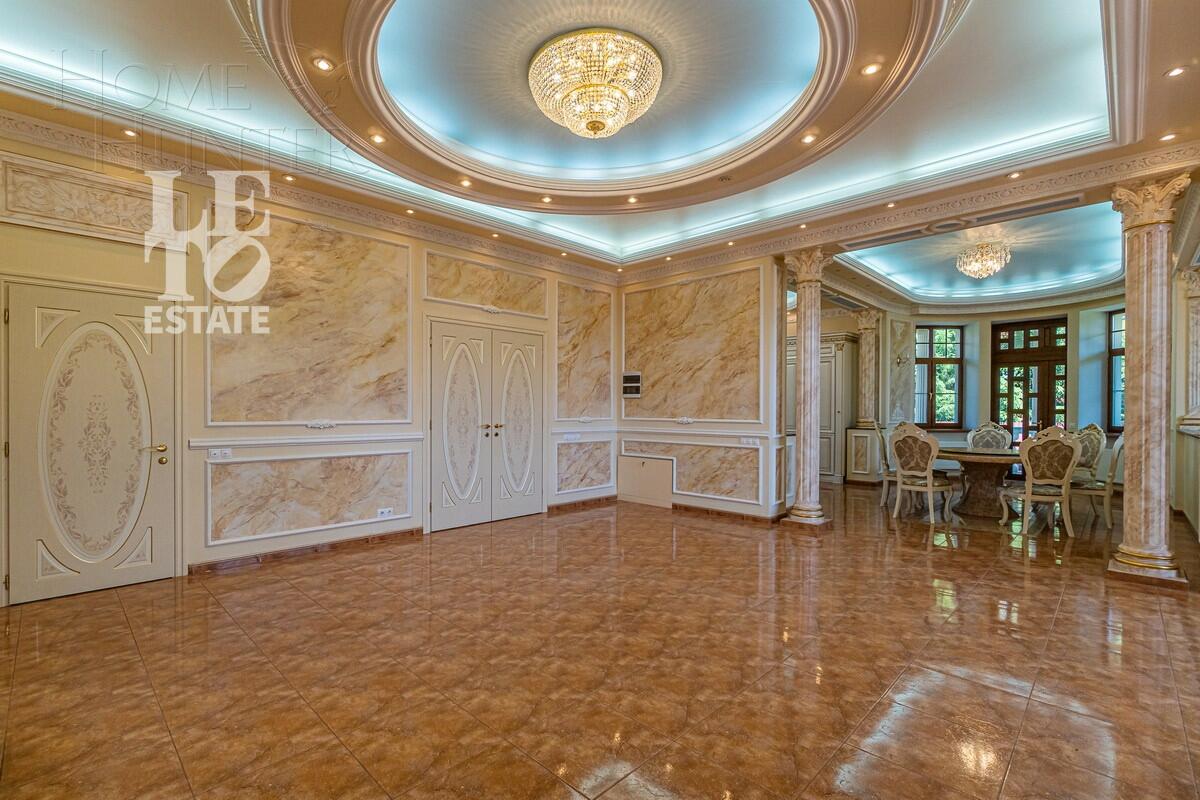 2-этажный коттедж 650 м² с отделкой