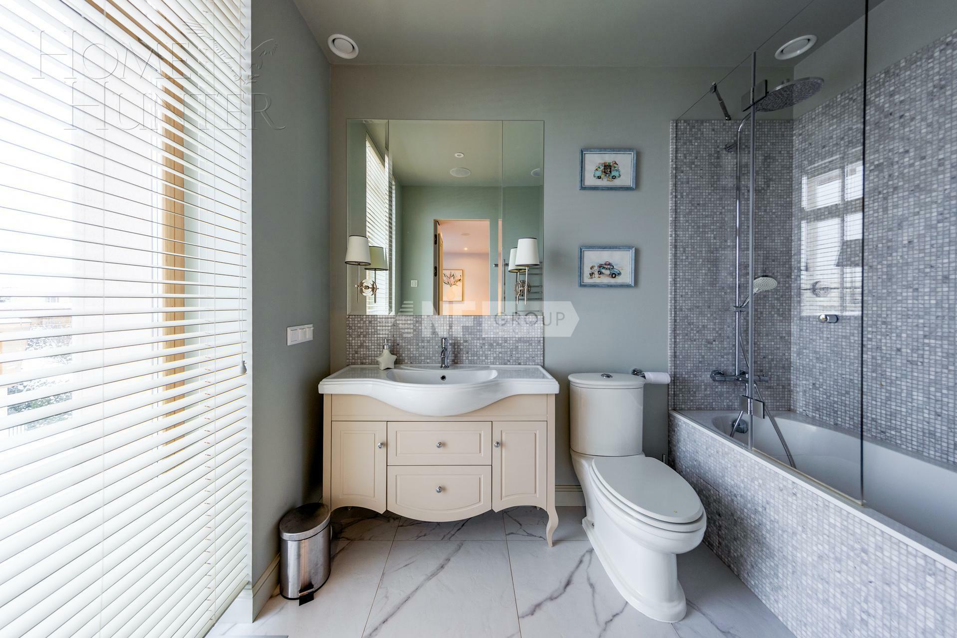 3-этажный таунхаус 290 м² с отделкой