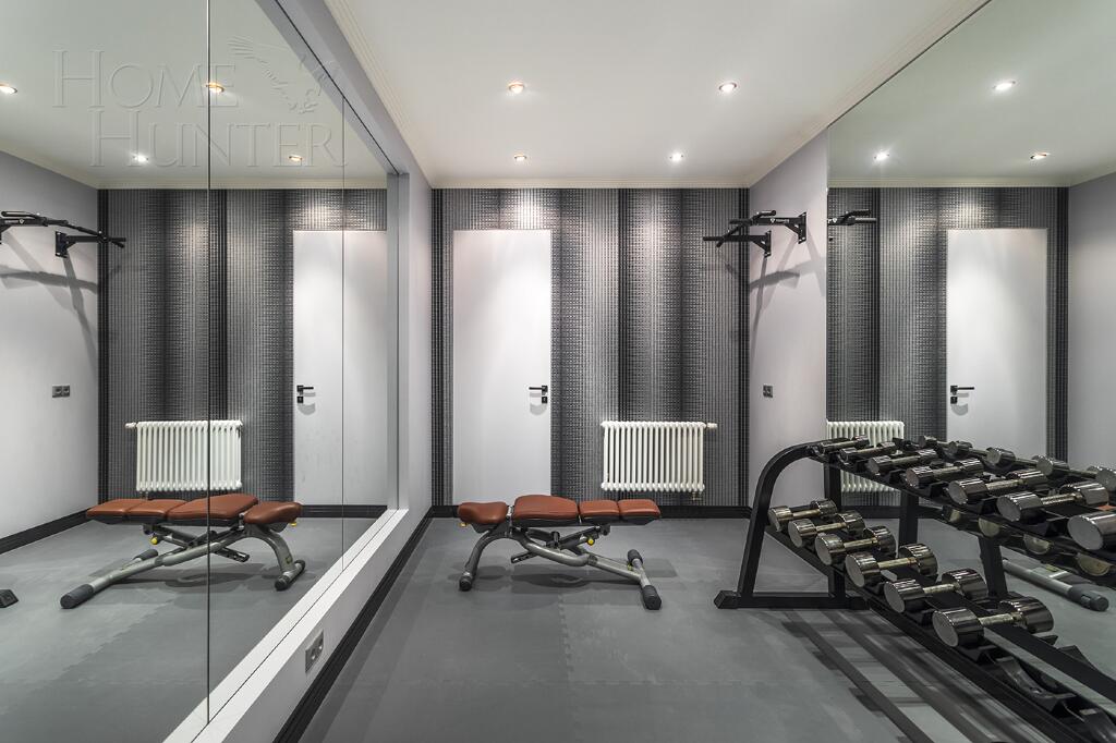 2-этажный коттедж 1 000 м² с отделкой