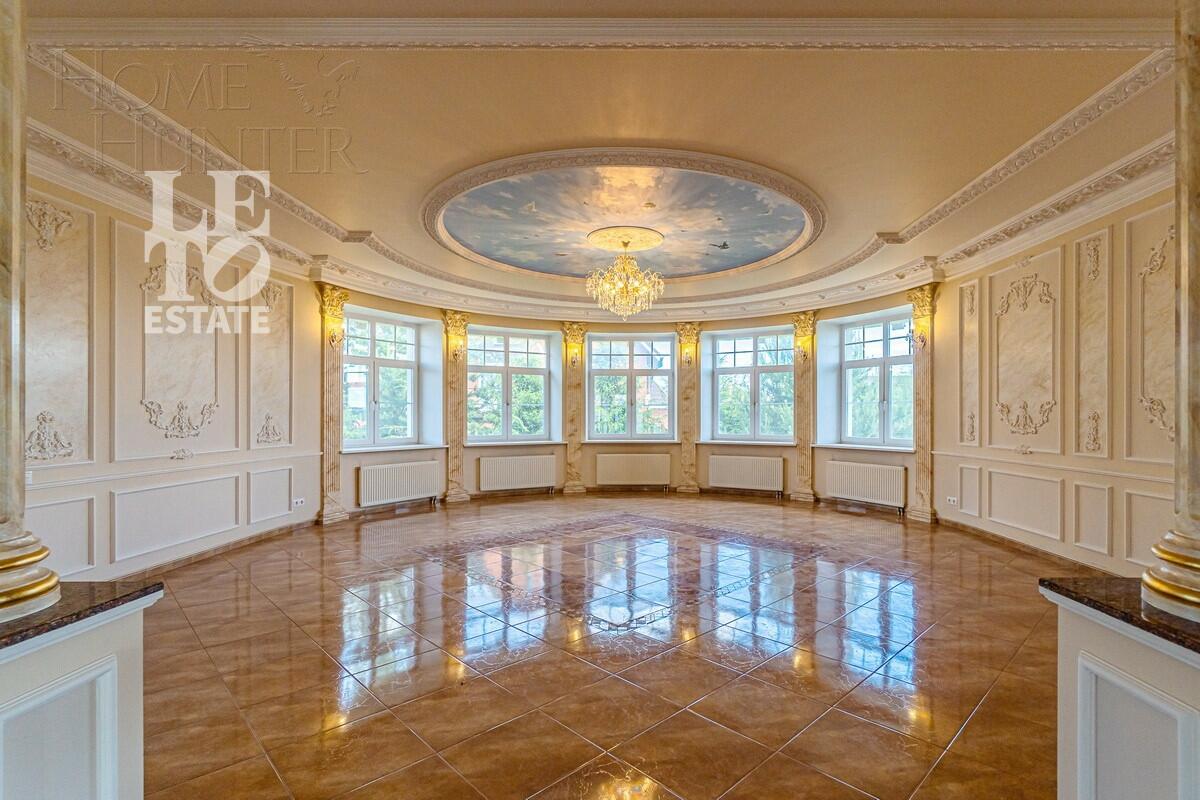 2-этажный коттедж 650 м² с отделкой