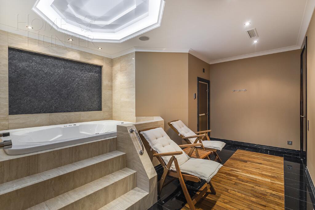 2-этажный коттедж 1 000 м² с отделкой