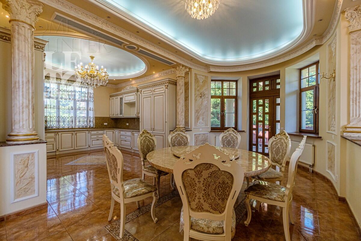 2-этажный коттедж 650 м² с отделкой