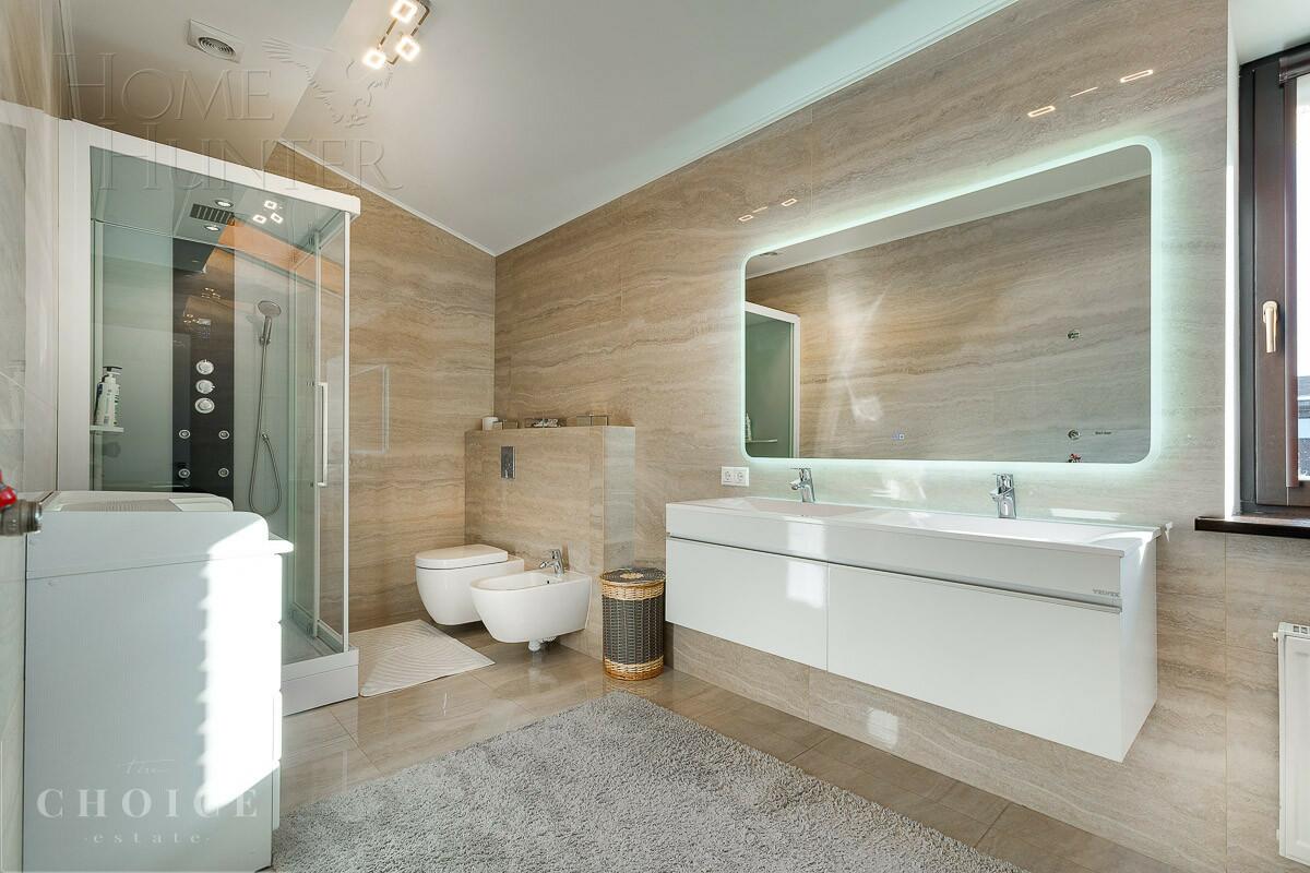 2-этажный таунхаус 293 м² с отделкой