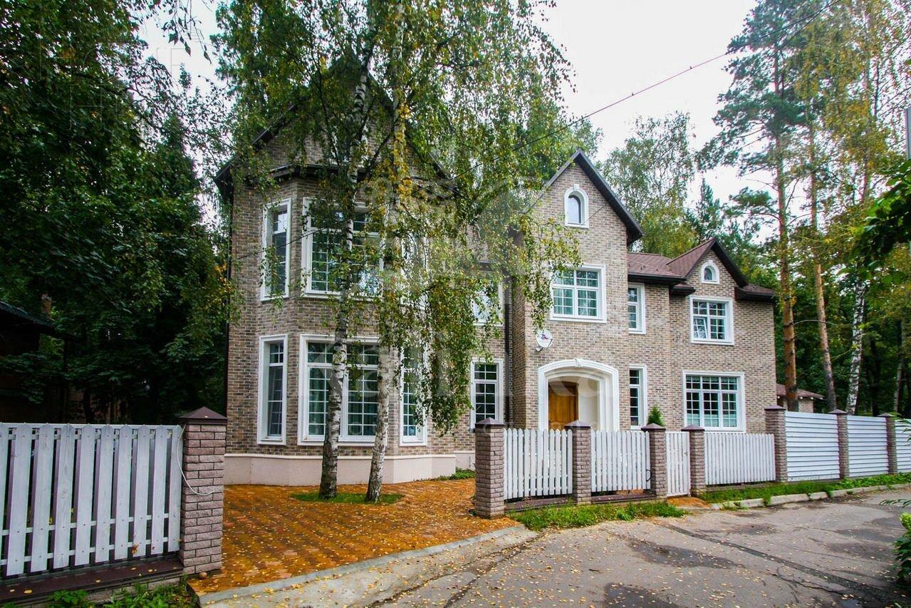 2-этажный коттедж 435 м² с отделкой