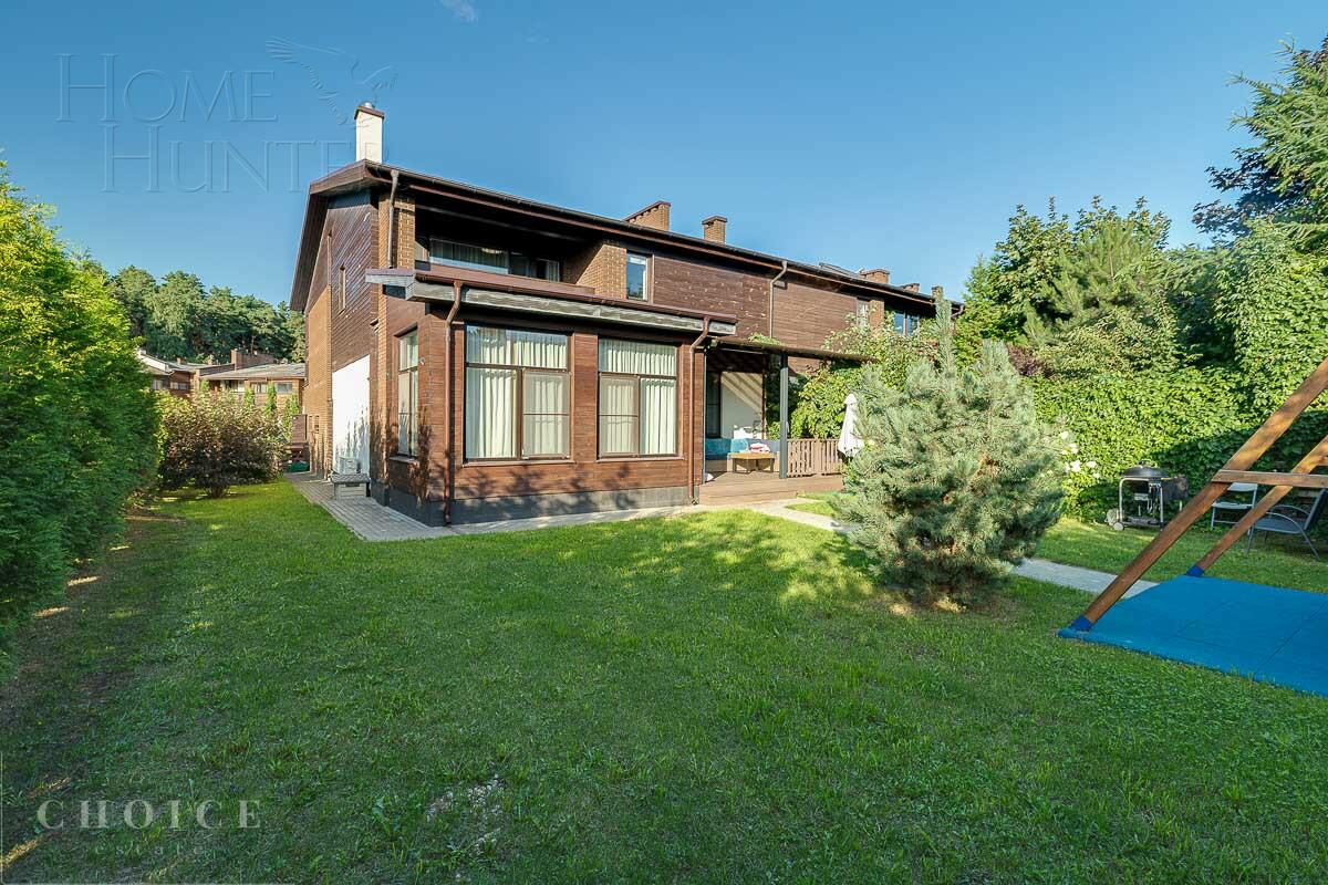 2-этажный таунхаус 293 м² с отделкой