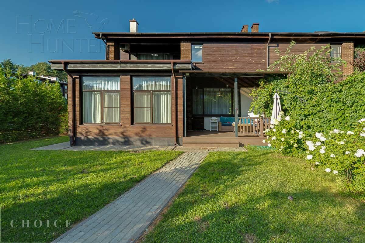 2-этажный таунхаус 293 м² с отделкой