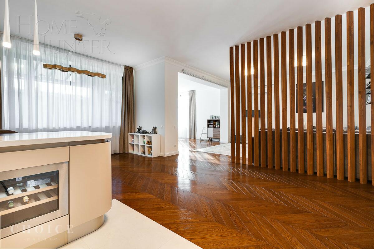 2-этажный таунхаус 293 м² с отделкой