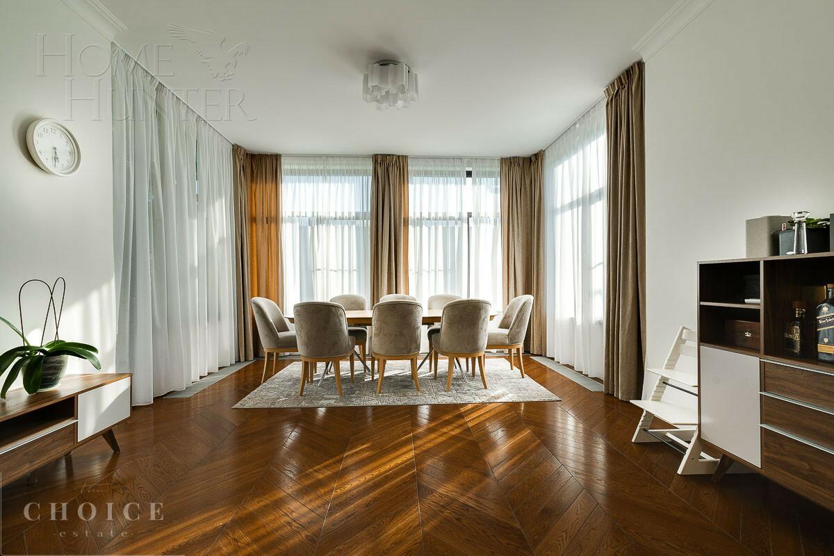 2-этажный таунхаус 293 м² с отделкой