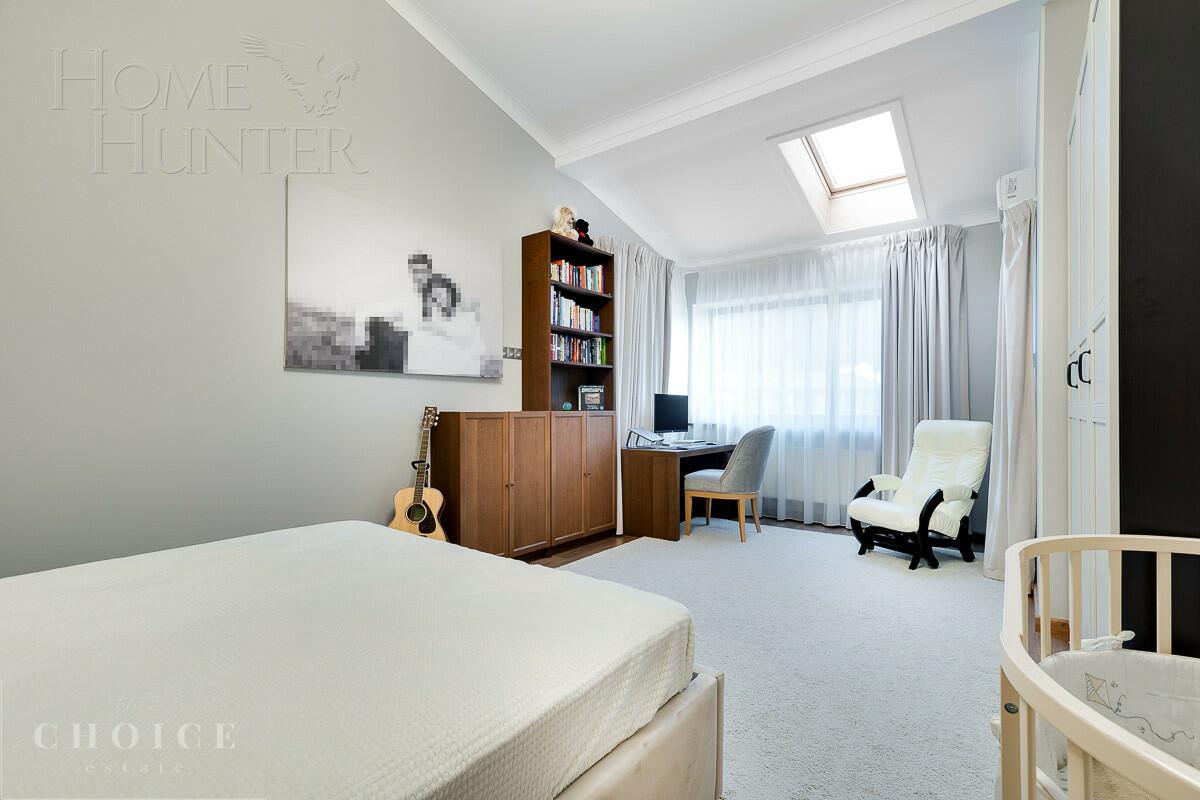 2-этажный таунхаус 293 м² с отделкой