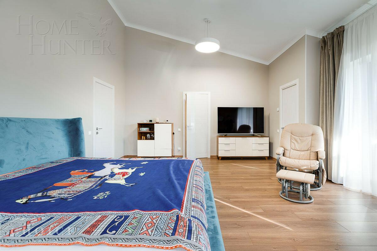 2-этажный таунхаус 293 м² с отделкой