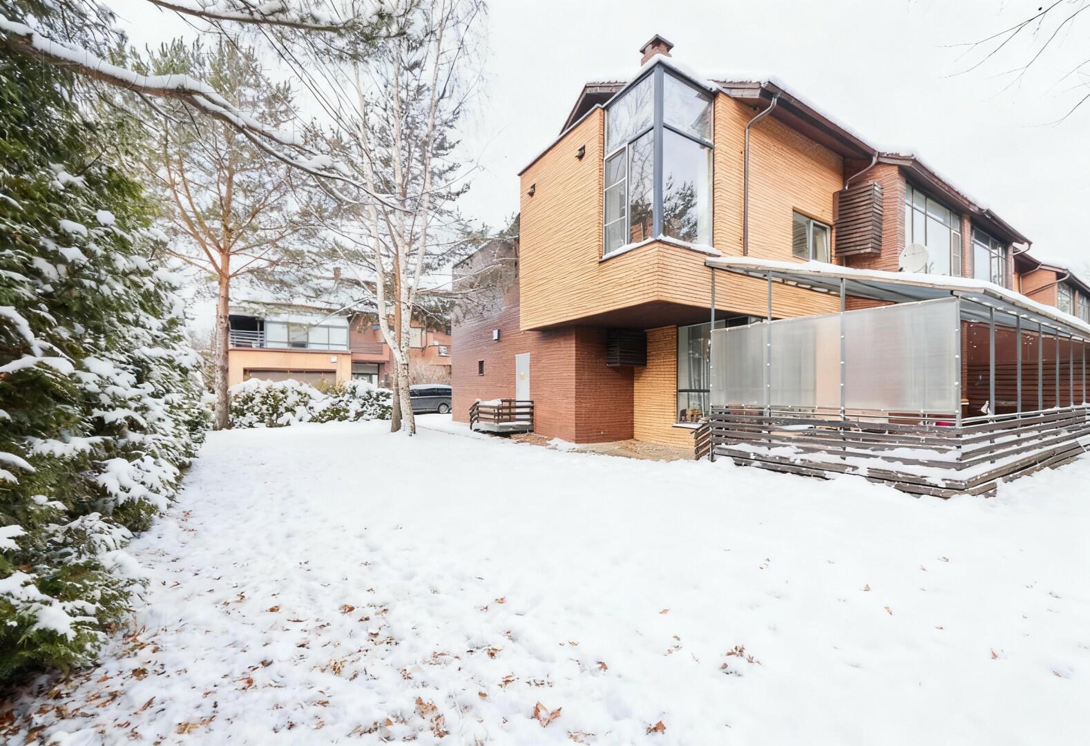 2-этажный таунхаус 400 м² без отделки