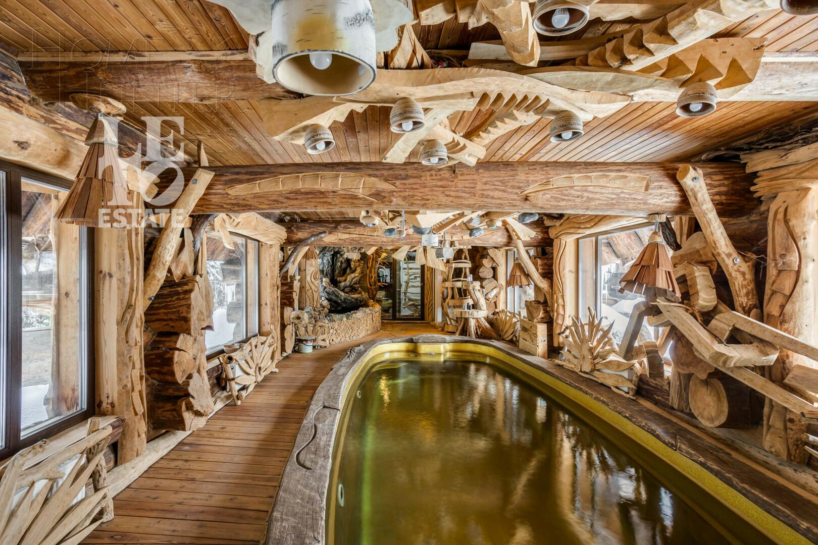 2-этажный коттедж 300 м² с отделкой