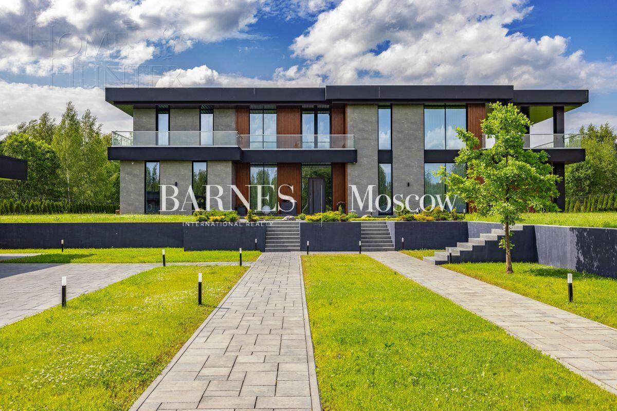 2-этажный коттедж 1 340 м² с отделкой