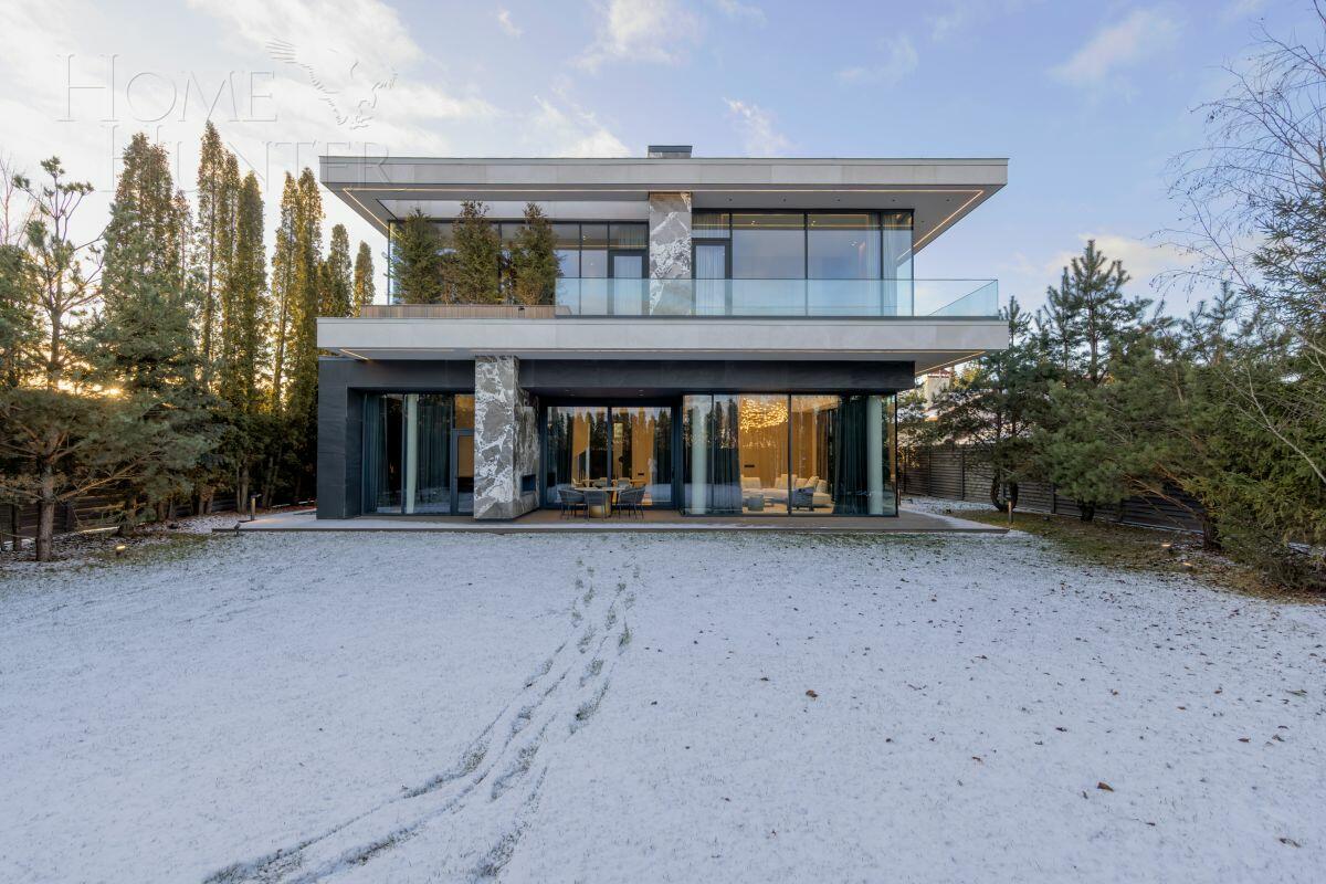 2-этажный коттедж 663 м² с отделкой