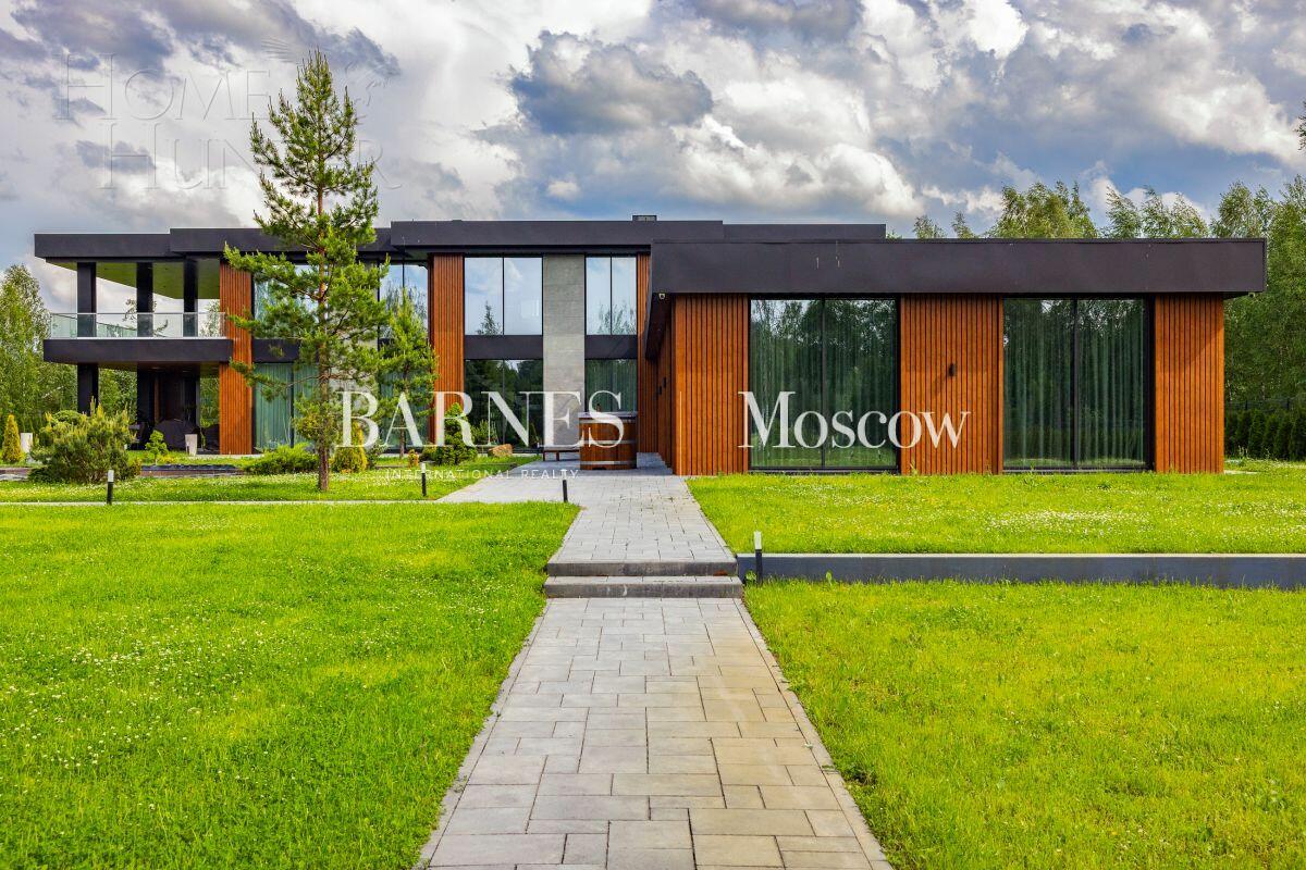 2-этажный коттедж 1 340 м² с отделкой