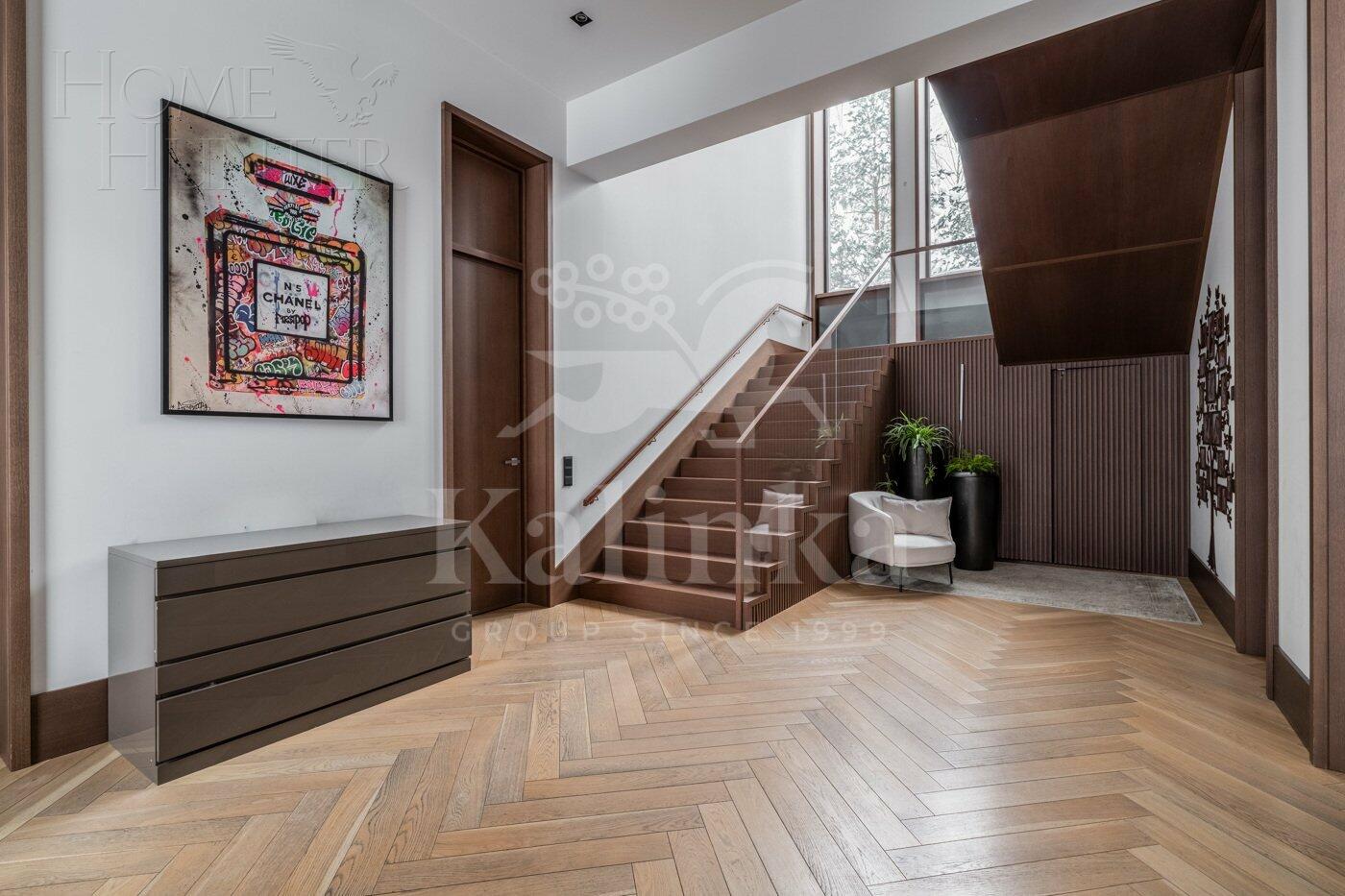 2-этажный коттедж 800 м² с отделкой