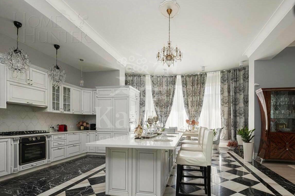 3-этажный коттедж 850 м² с отделкой